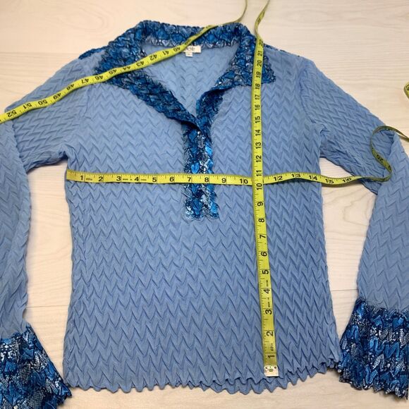 Vintage Caché Blue Crinkle Long Sleeve V-Neck Top Y2K Stretch Size S - Picture 6 of 8